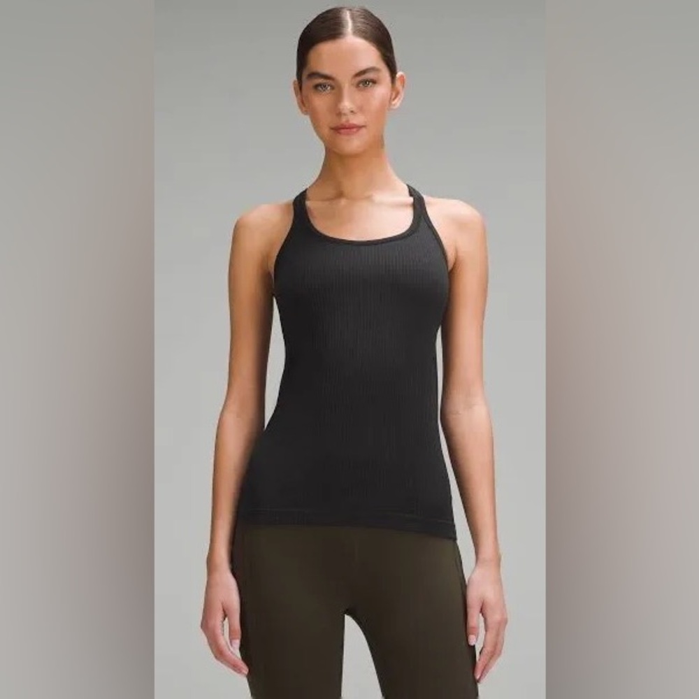 Black lulu tank without padding.